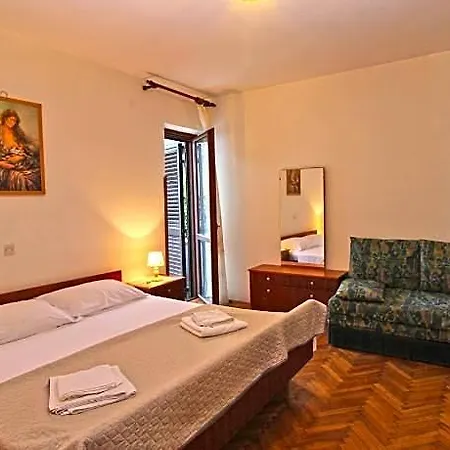 1057 Hotel 4*