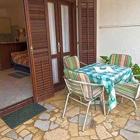 فندق 1057